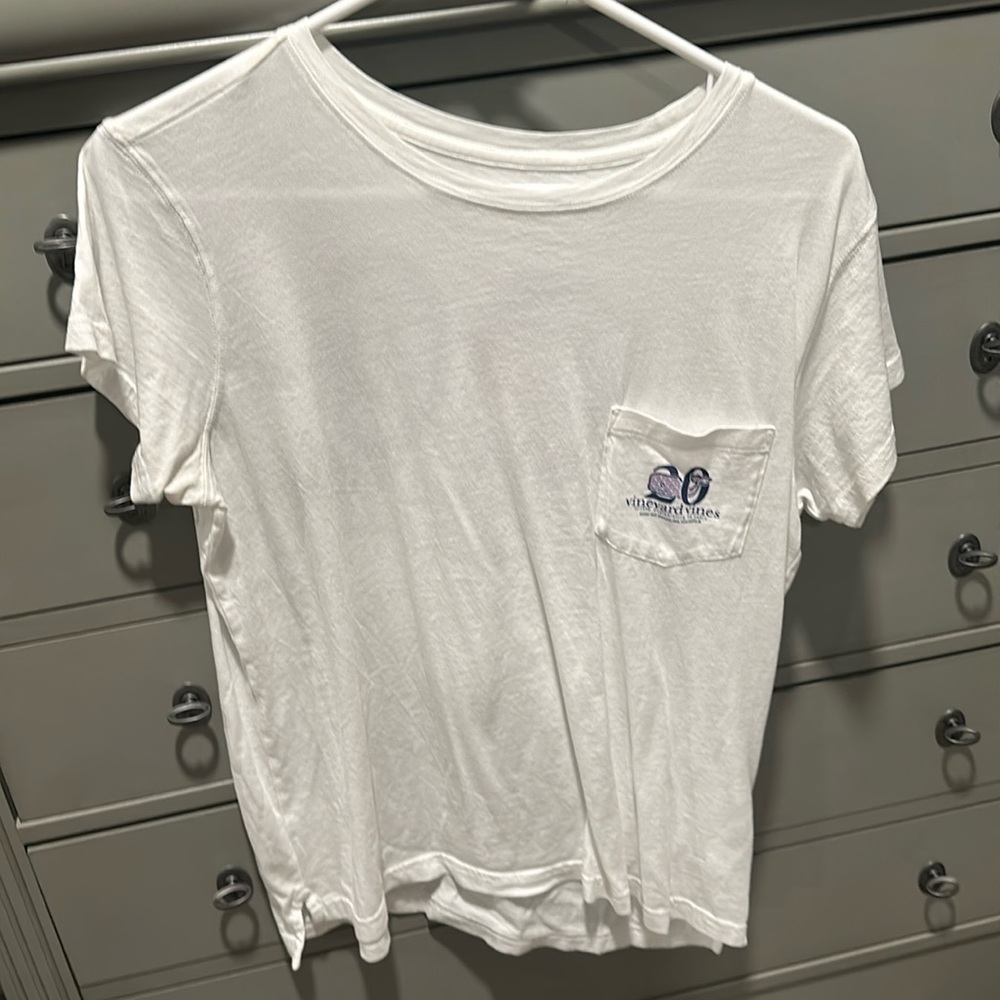 Vineyard vines graphic